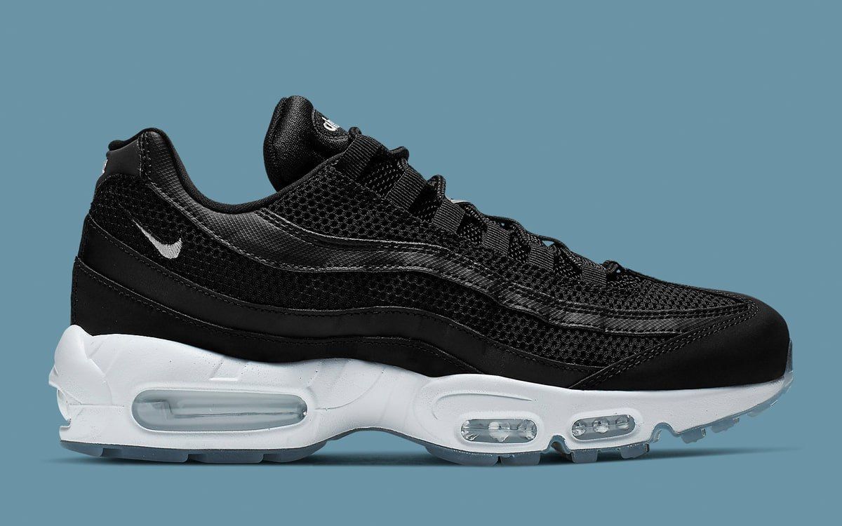 air max 95 black with white bottom 