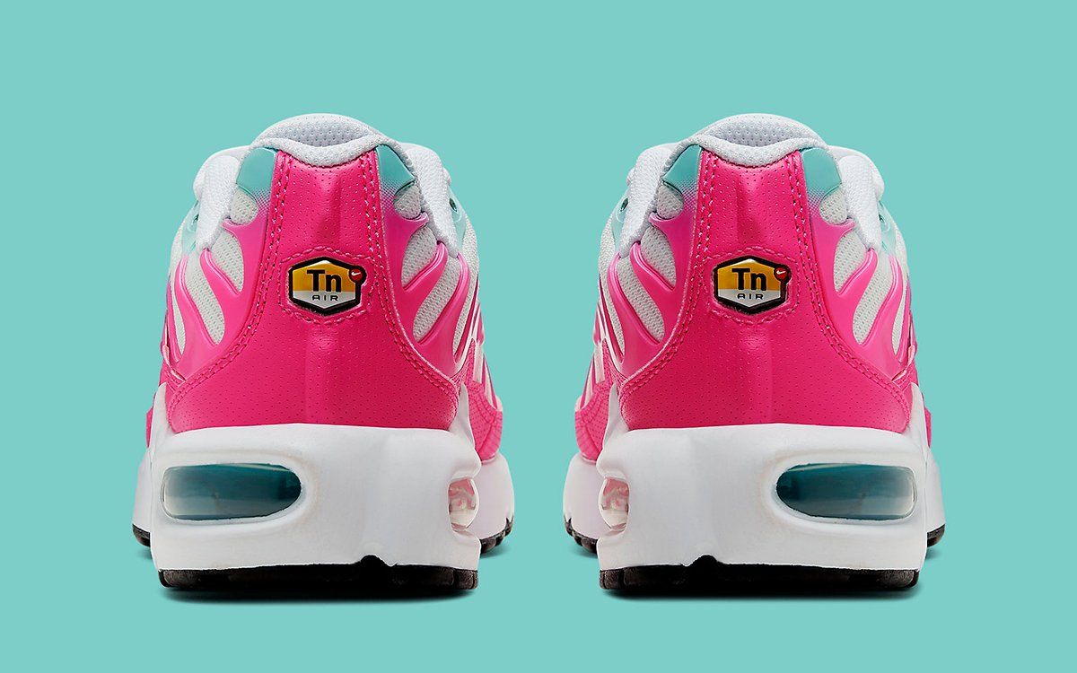 air max plus green and pink