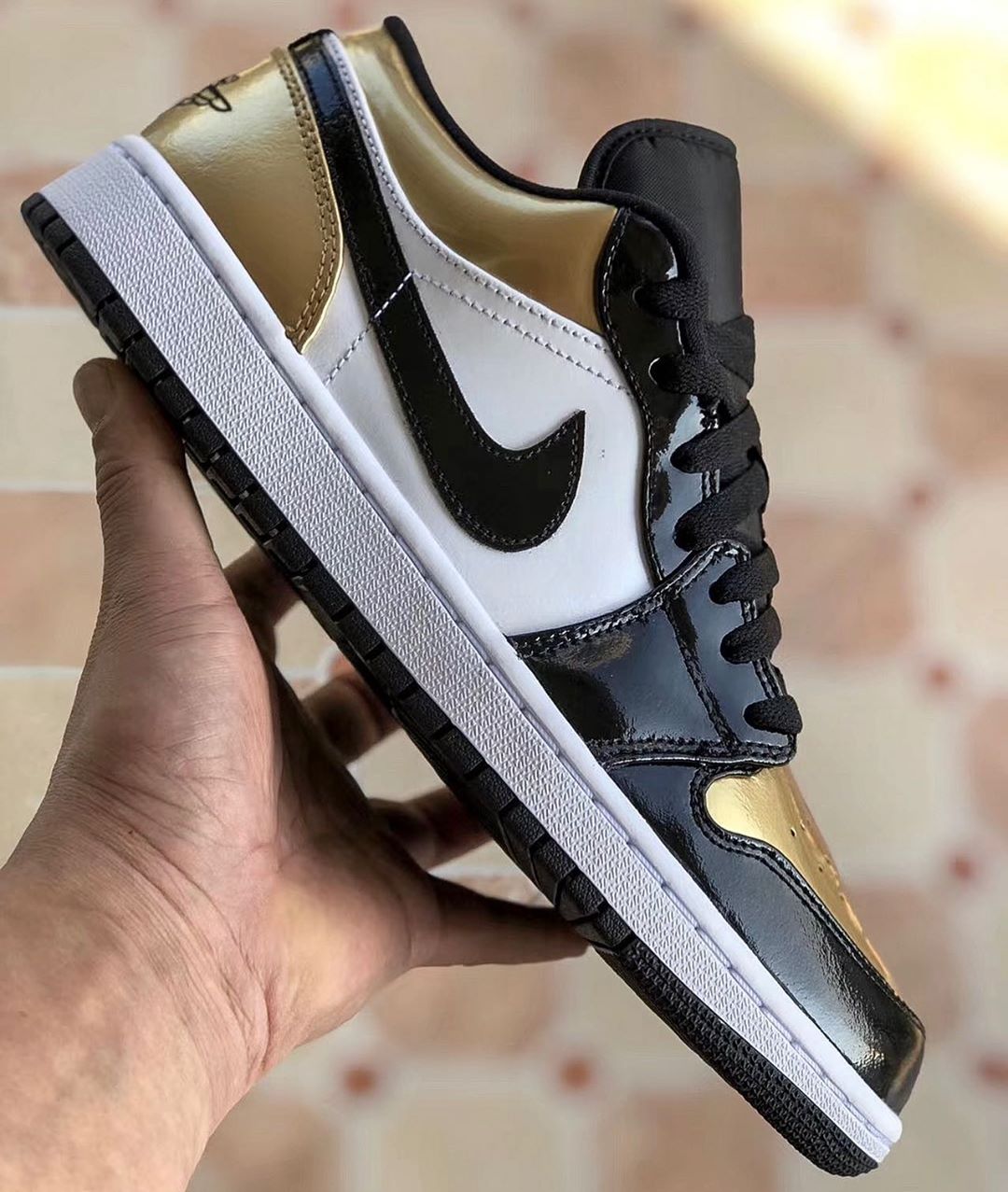 gold toe 1s low