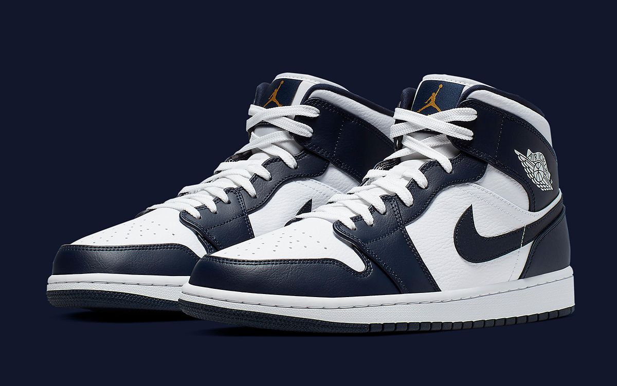 The Air Jordan 1 Mid Looks Awesome in 
