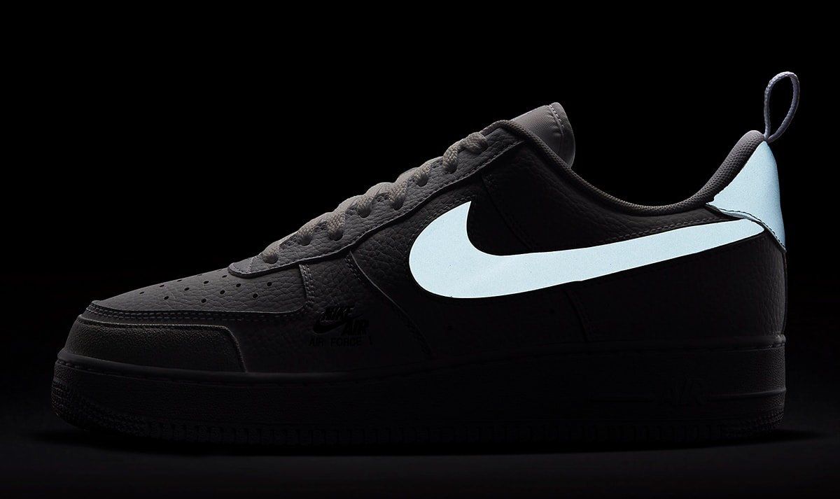 nike air force with black tick