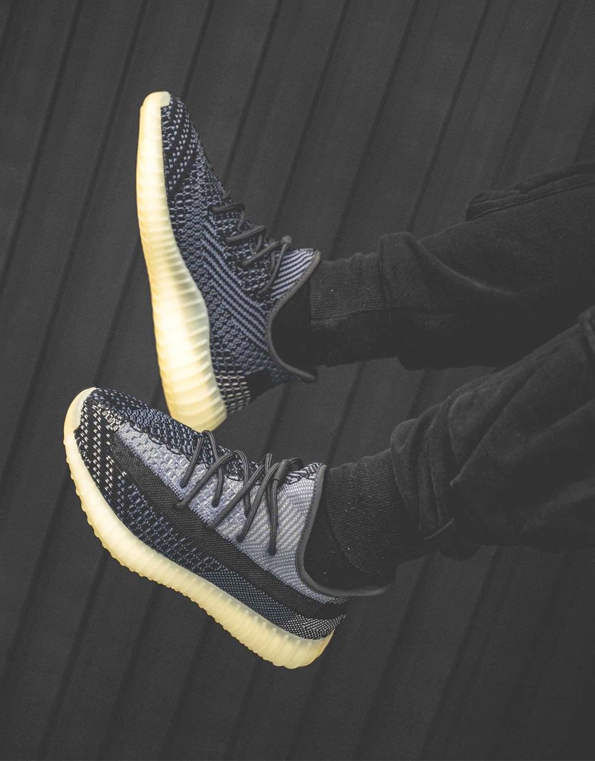 adidas yeezy boost 350 v2 carbon reflective