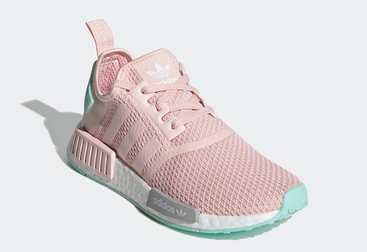 adidas pink and grey r1 nmds