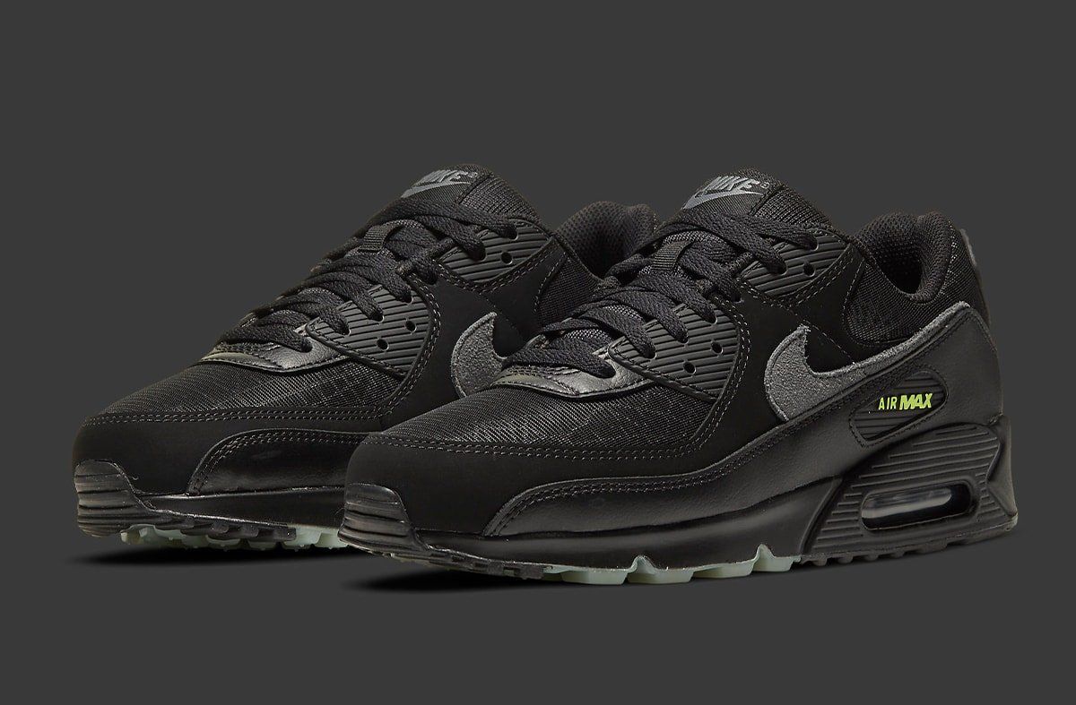 Nike Air Max 90 “Spider Web” Releases on Halloween | HOUSE OF HEAT