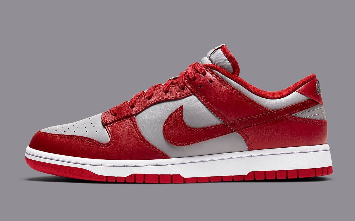 low top nike dunks released in 2002
