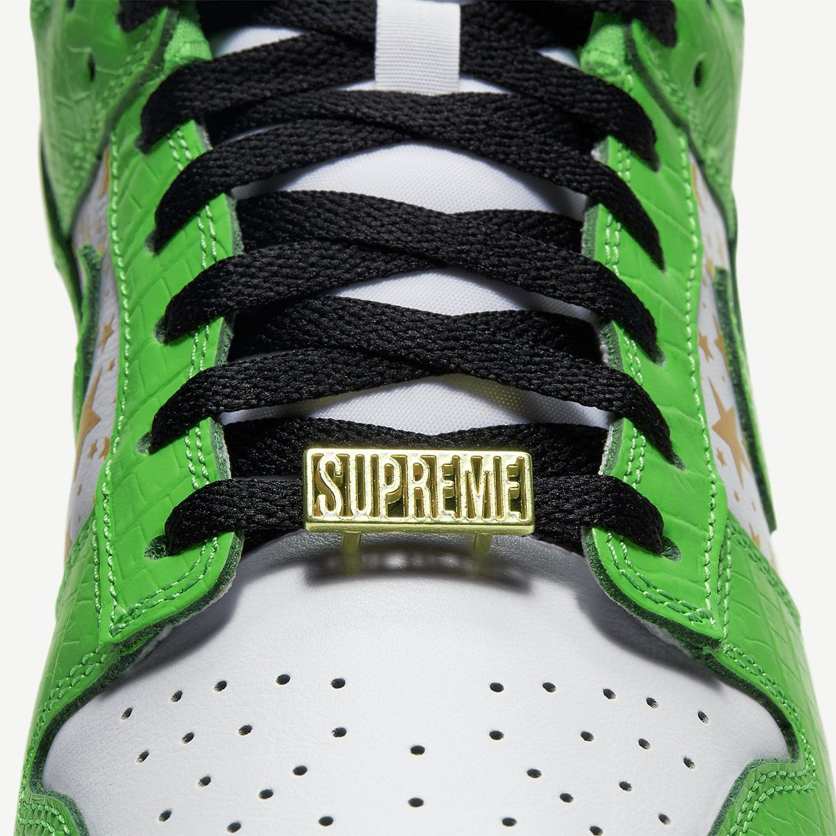 Supreme x Nike SB Dunk Low 