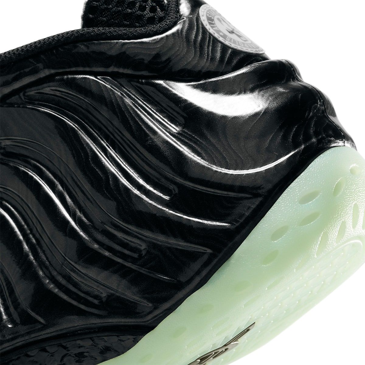 foamposite black and green