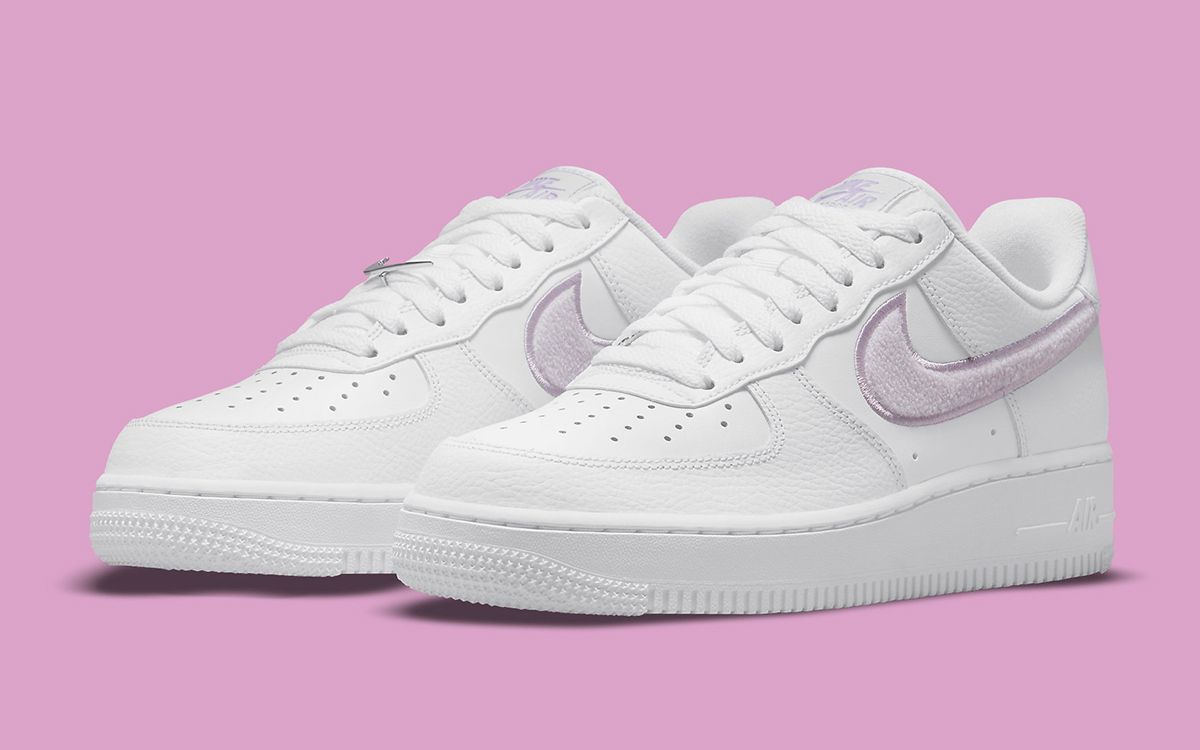 Generosidad Impotencia pavimento Just Dropped // Nike Air Force 1 Low “Chenille Swoosh” | HOUSE OF HEAT