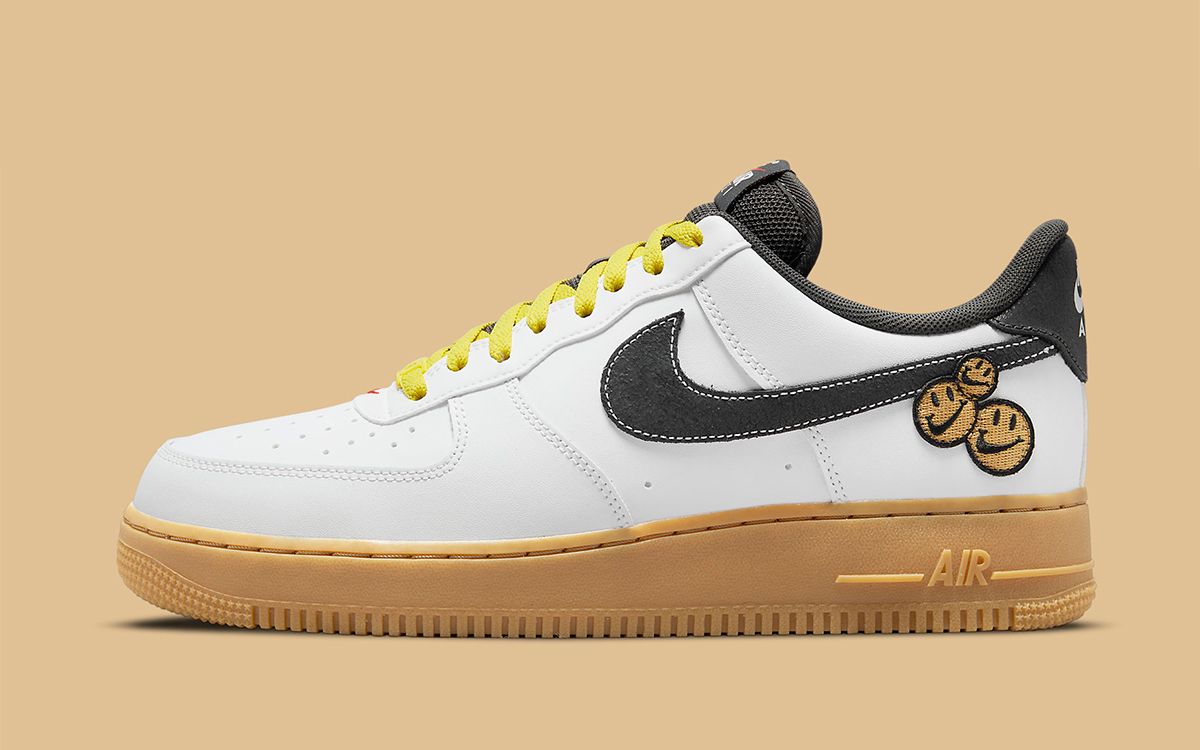 nike air force 1 smiley face women's