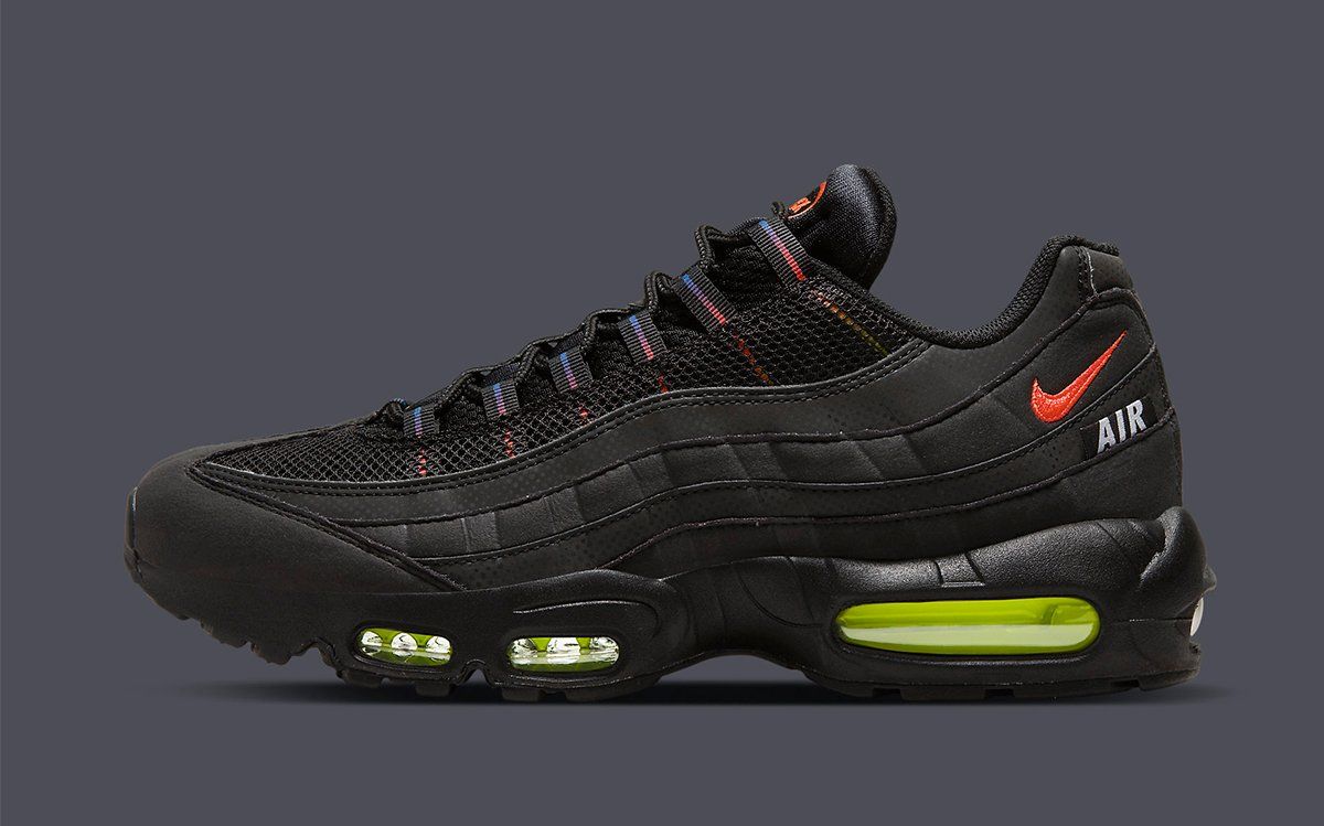 New Nike Air Max 95 Goes Heavy on Reflective Finishes | HOUSE OF HEAT