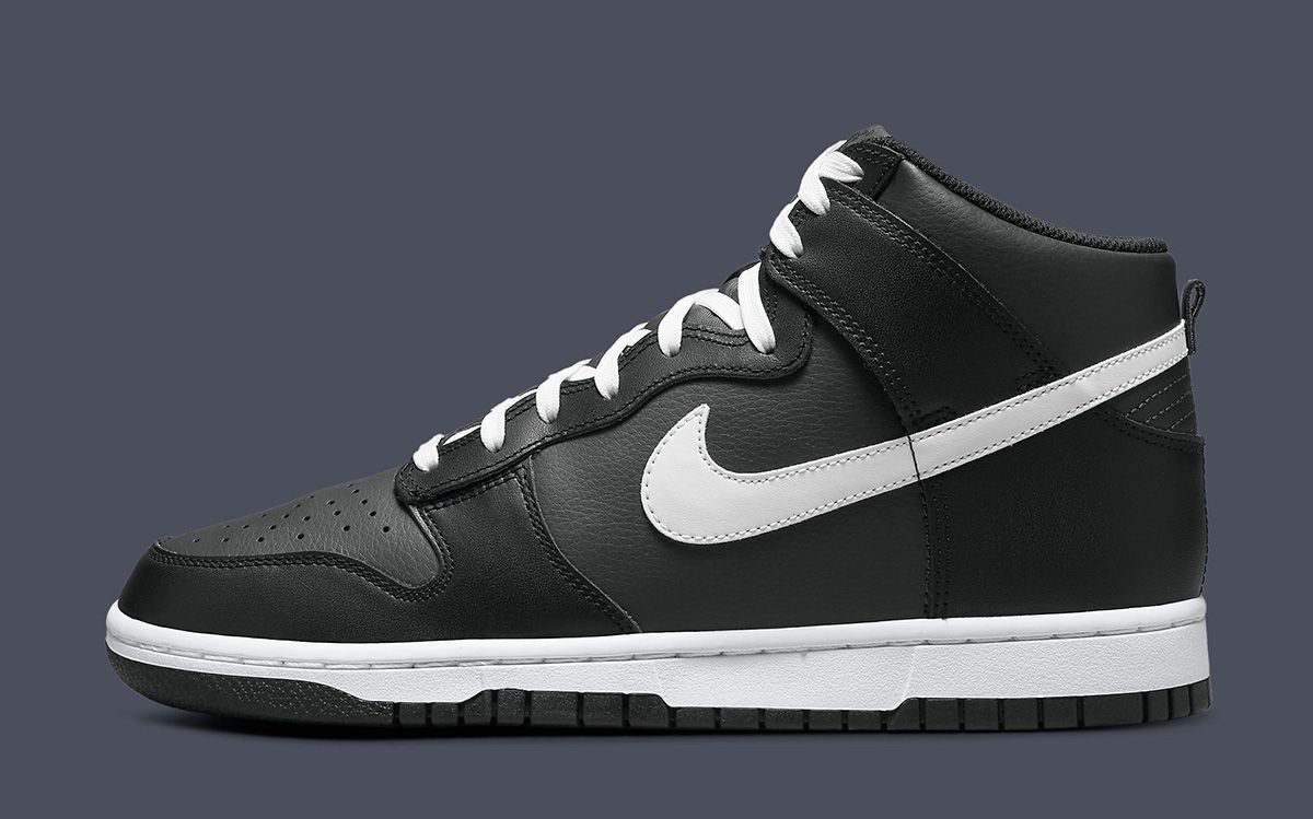 Nike Dunk High Black and White スニーカー 靴 メンズ 購入して無料で入手