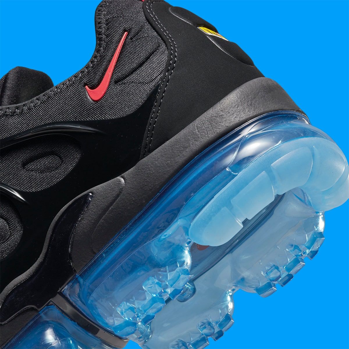estar impresionado persecucion Adular The Nike Air VaporMax Plus is Available Now in Black, Red and Blue | HOUSE  OF HEAT
