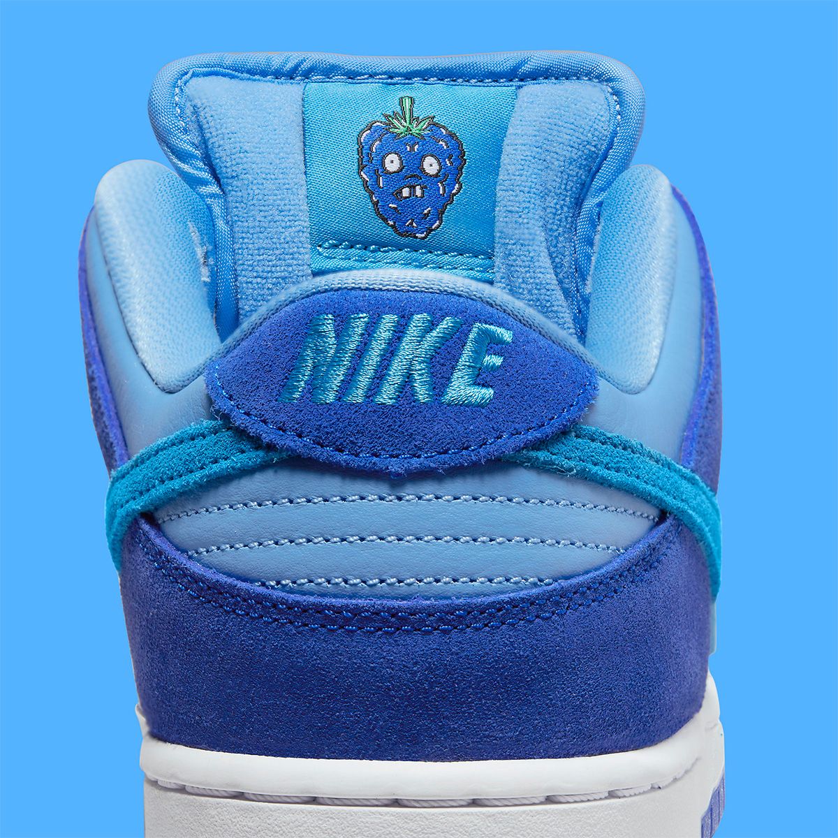 Official blue nike sb dunks Images // Nike SB Dunk Low "Blue Raspberry" | HOUSE OF HEAT