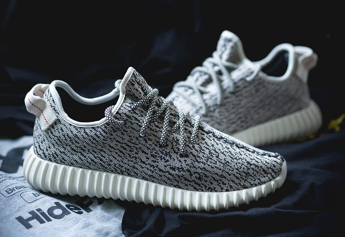 Rewarding Dispensing tragedy Detailed Looks at the 2022 YEEZY 350 v1 "Turtle Dove" | HOUSE OF HEAT