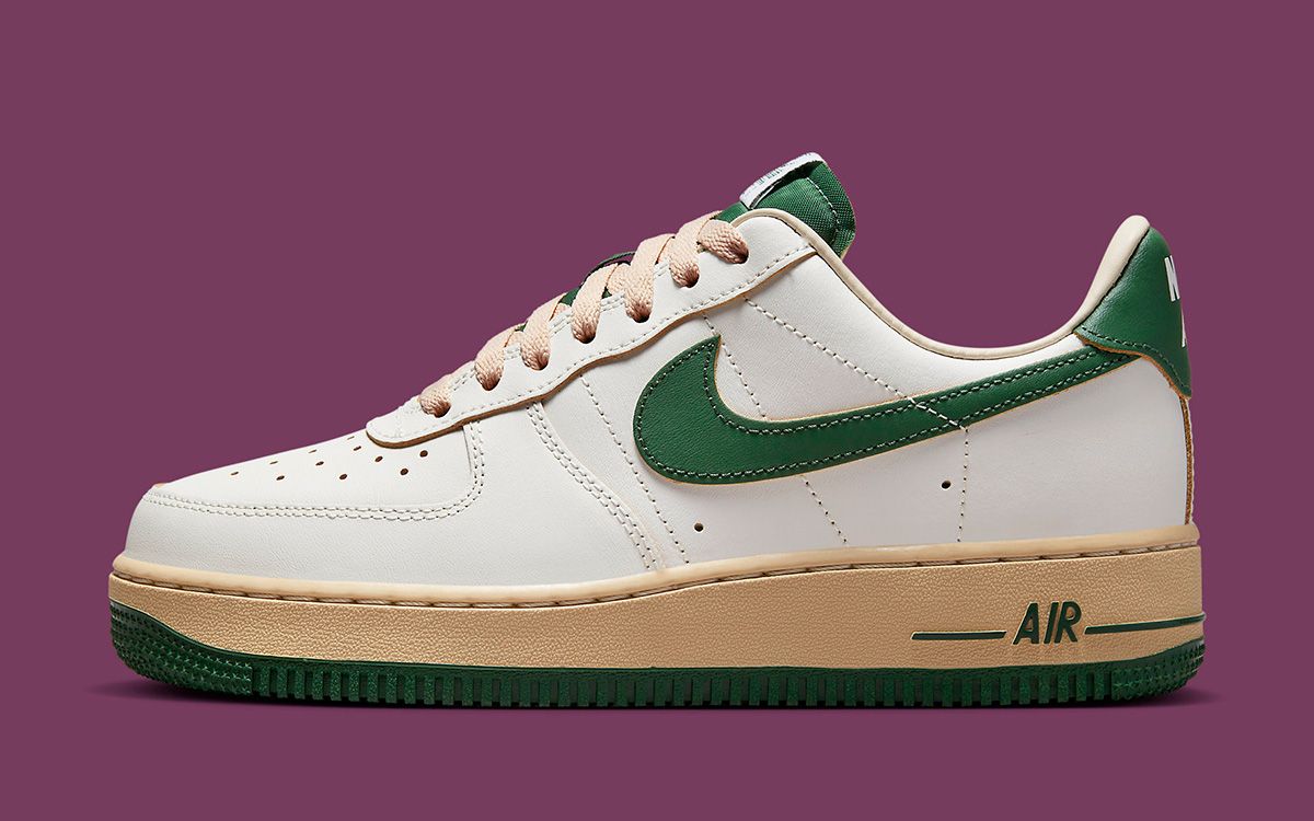 NIKE WMNS AIR FORCE 1 LOW Green Muslin スニーカー 【新品、本物、当店在庫だから安心】