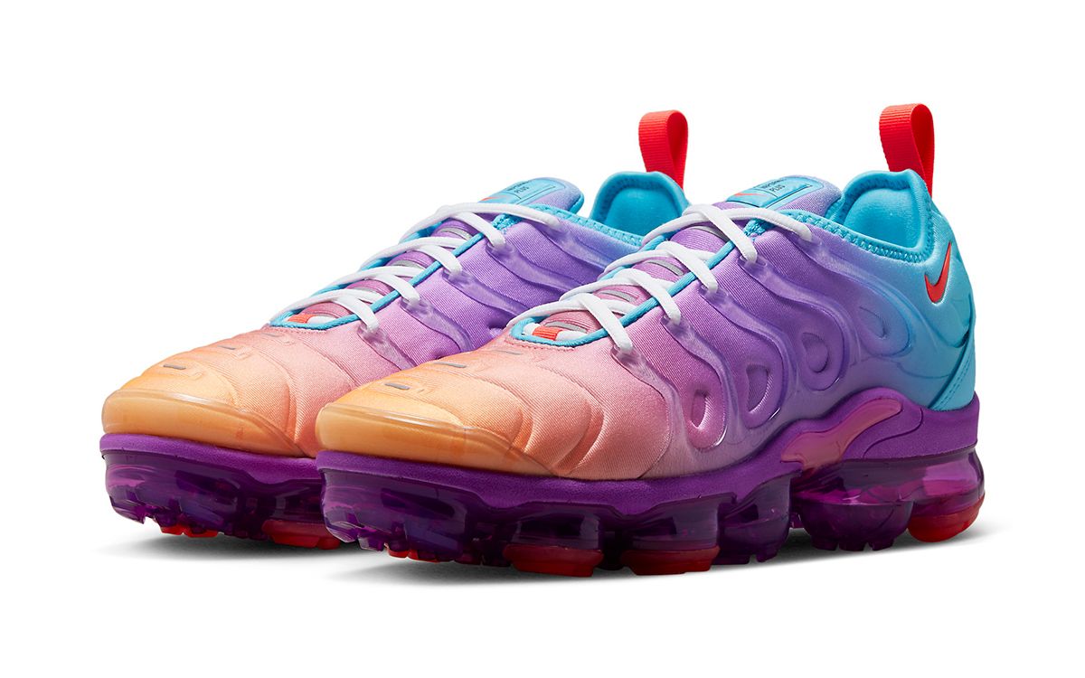 Multi-Color Gradients Cover This Nike Air VaporMax | HOUSE OF HEAT