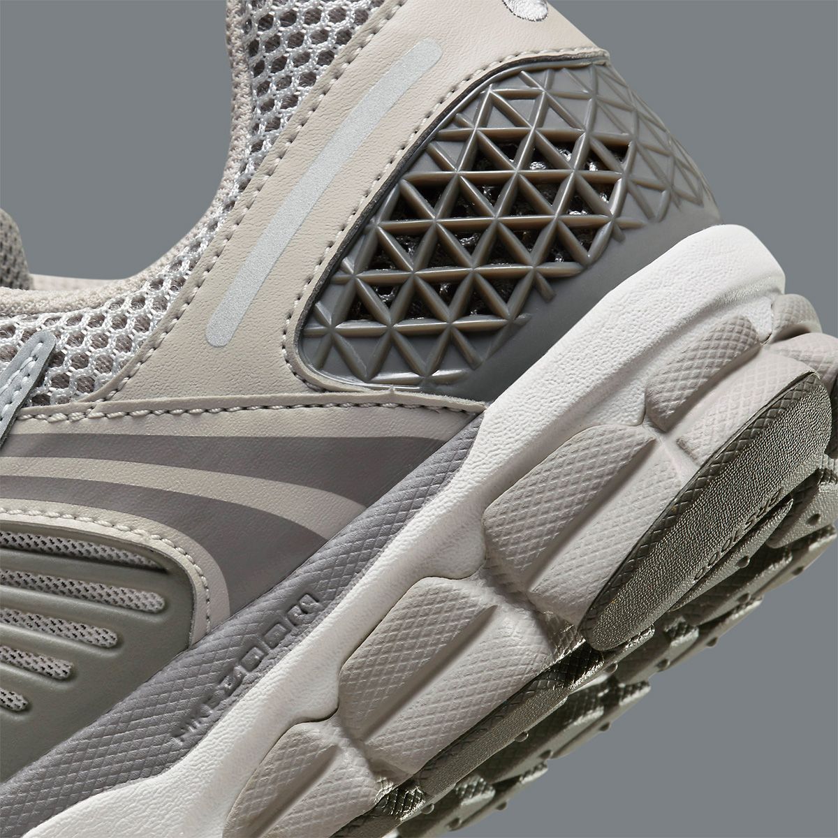 First Looks // Nike Zoom Vomero 5 “Bone Beige” | LaptrinhX / News